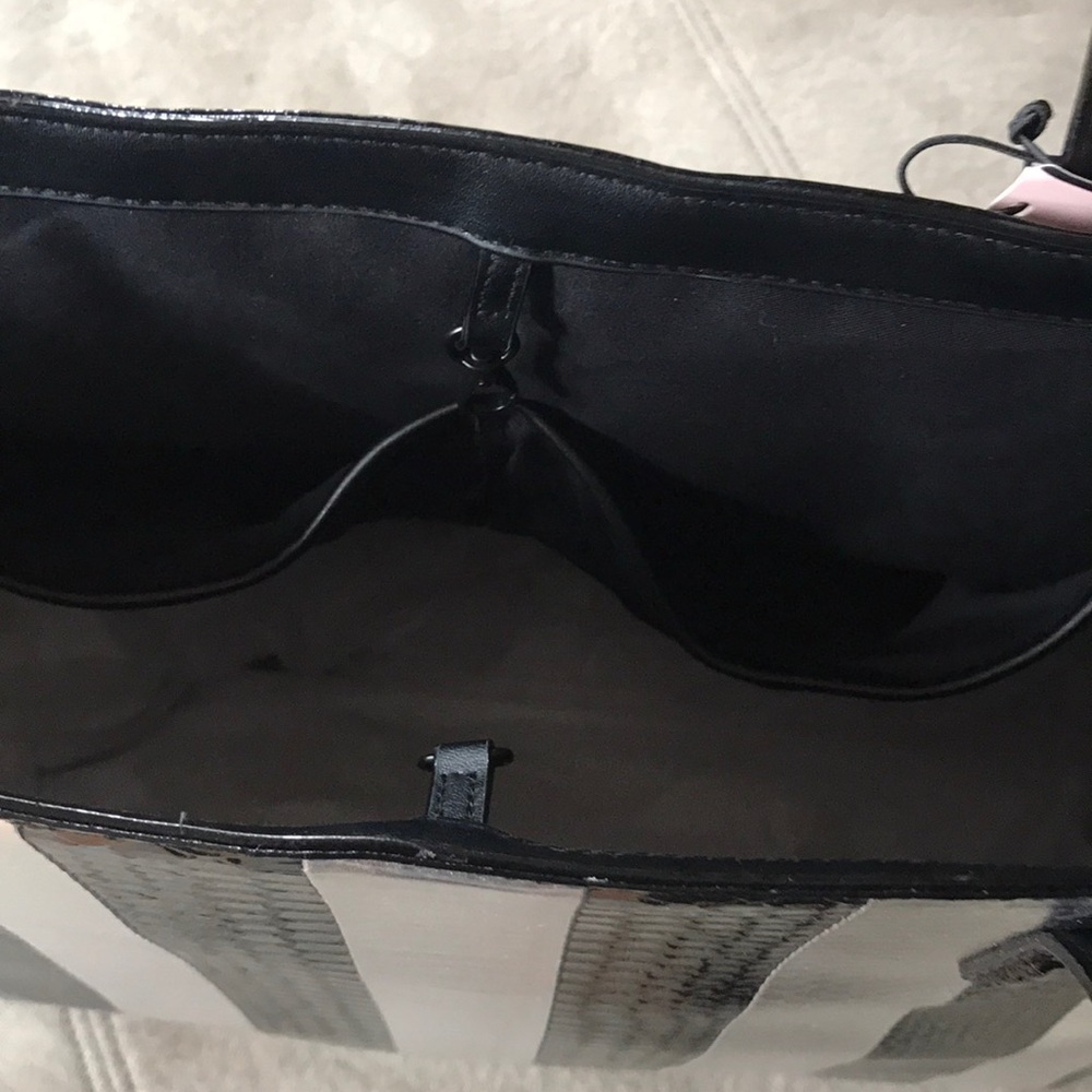 Victoria's secret snakeskin embossed  tote bag - Picture 3 of 5